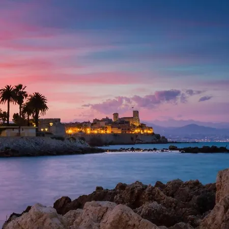 Daire Top-of-range Of 90m2 & 20m2 Of Sunny Terrace, 2min From Sea *