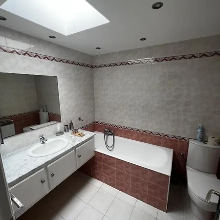 Apartamento Top-of-range Of 90m2 & 20m2 Of Sunny Terrace, 2min From Sea