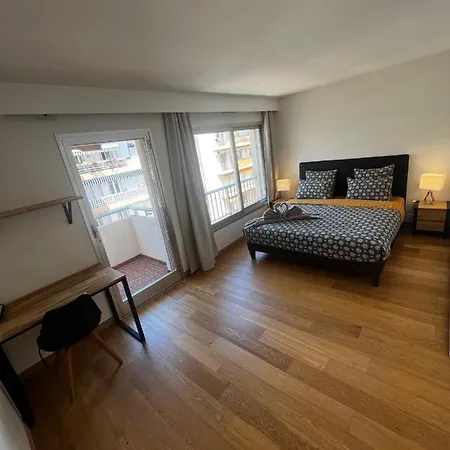 Top-of-range Of 90m2 & 20m2 Of Sunny Terrace, 2min From Sea *